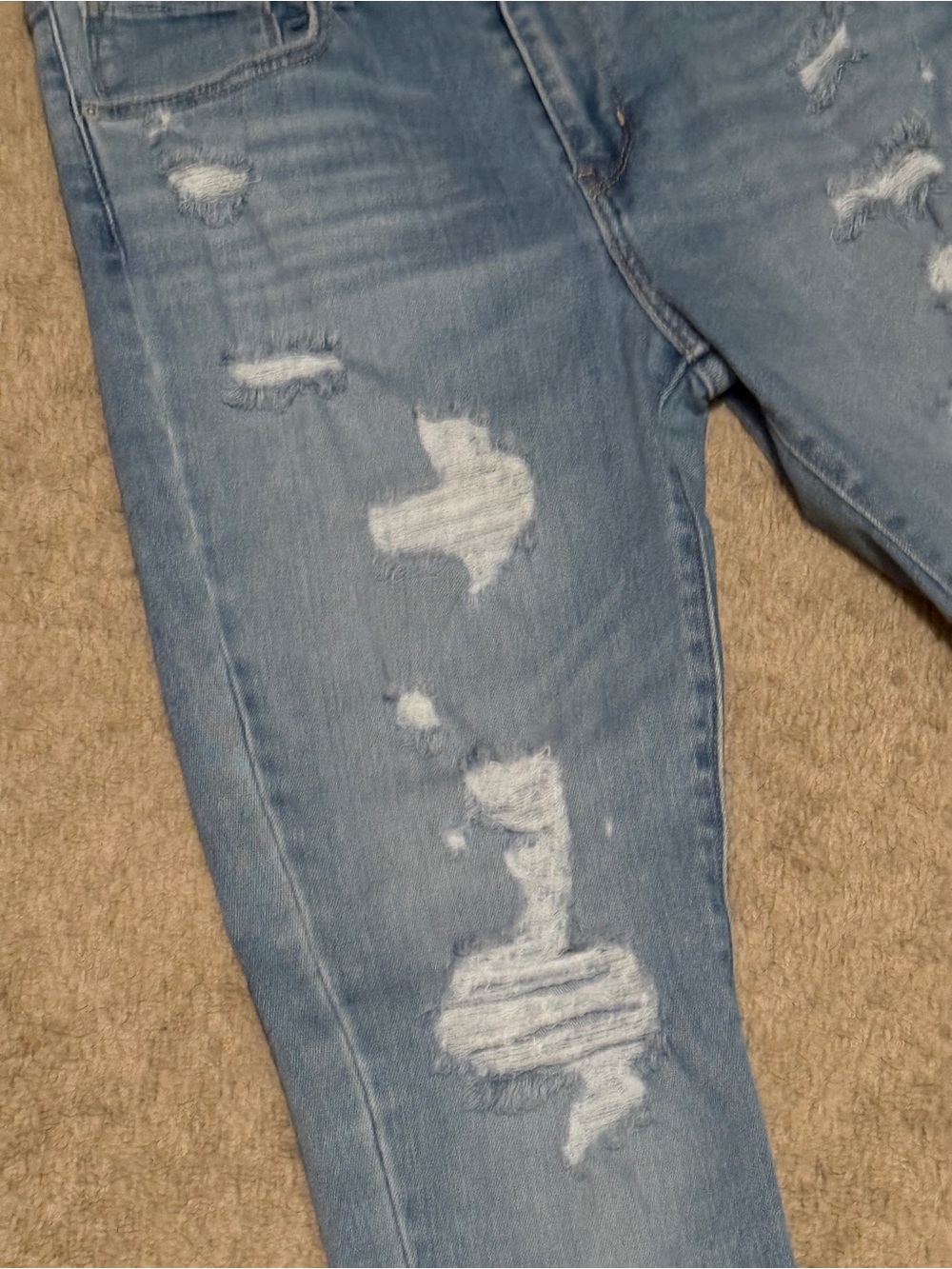 NWOT Levi’s 721 High Rise Skinny Jeans Size 30 Distressed Light Wash - Picture 2 of 5